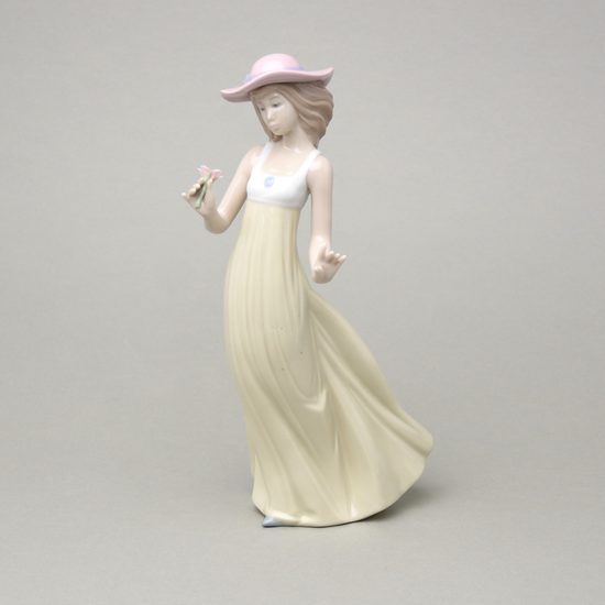 Gentle breeze, 25 x 15 cm, NAO porcelain figures