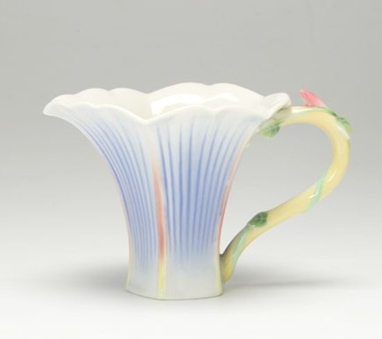 Le jardin morning glory design sculptured porcelain creamer 9 cm, Porcelain FRANZ