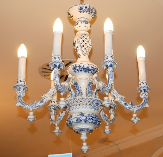 Chandelier 6-arm, Original Blue Onion Pattern