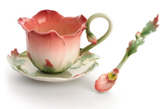 Waxberry design sculptured porcelain cup and saucer 13 x 8,5 cm, FRANZ Porcelain