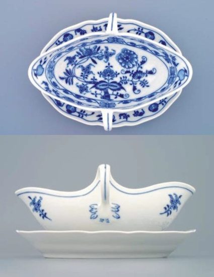 Sauceboat oval with stand 0,55 l, Original Blue Onion Pattern, QII