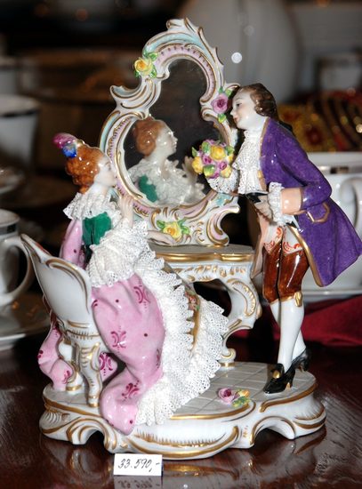 Lady with a mirror and Courting Gentleman 18 cm, Porcelain Figures Unterweissbacher