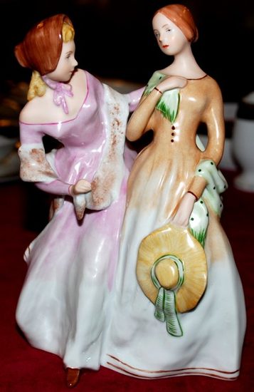 Two widows 18 cm, Porcelain Figures Duchcov