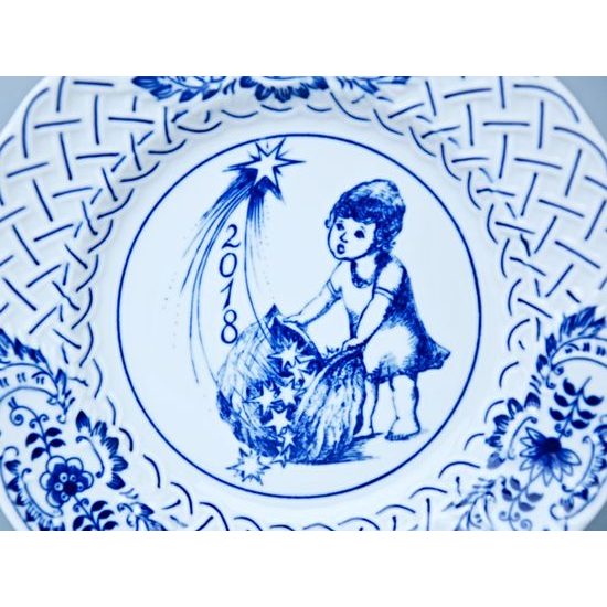 Annual plate 2018, wall, 18 cm, relief, Original Blue Onion Pattern