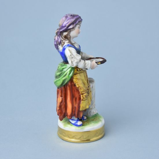 Girl in the market 15 cm, Unterweissbacher porcelain