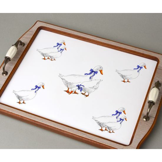 Kuchyňská podložka / destička / prkénko v dřevěném rámu s úchyty 40 x 28 cm, husy
