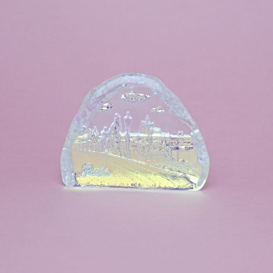 Těžítko/plaketa PRAHA, dekor č.3 - Karlův most, Sklárna Janov