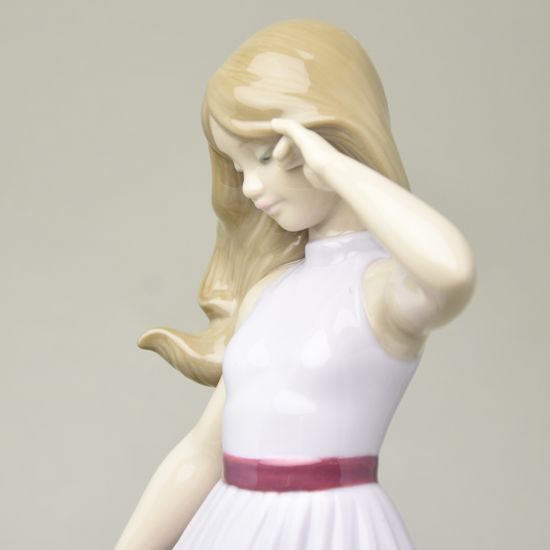 Malá dáma 30 x 17 cm, NAO porcelánové figurky