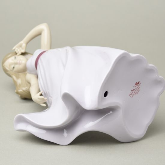 Malá dáma 30 x 17 cm, NAO porcelánové figurky