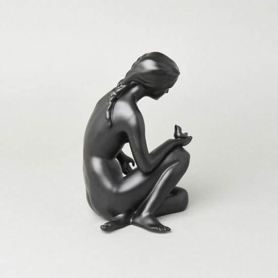 Dívka s ptáčkem a copem 18,5 x 12 x 12 cm, fond černý, Porcelánové figurky Duchcov