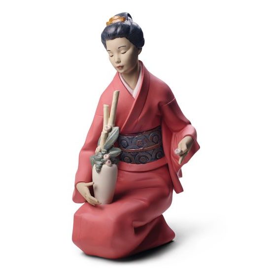 Japanese, 36 x 17 x 33 cm, NAO porcelain figures