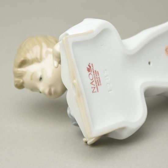 Repeat after me 18 x 11 cm, NAO porcelain figurines