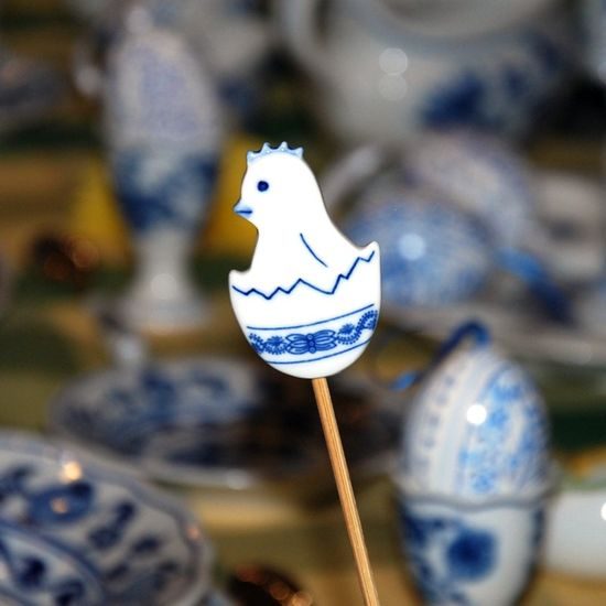 Easter decoration Chicken on skewer , 5,2 x 3,4 cm, Original Blue Onion Pattern