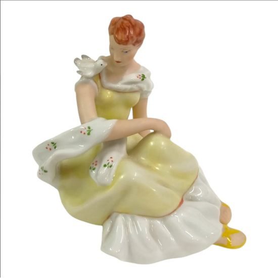 Dívka s holubičkou 8 x 11,5 x 10,5 cm, Saxe B, Porcelánové figurky Duchcov