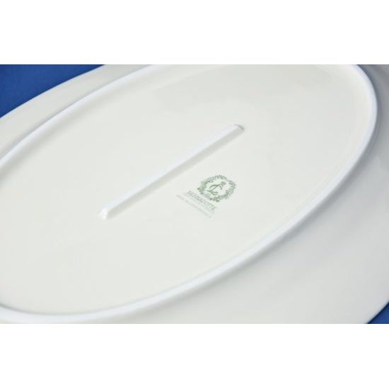 Dish oval 34 cm, Thun 1794 Carlsbad porcelain, BERNADOTTE ivory