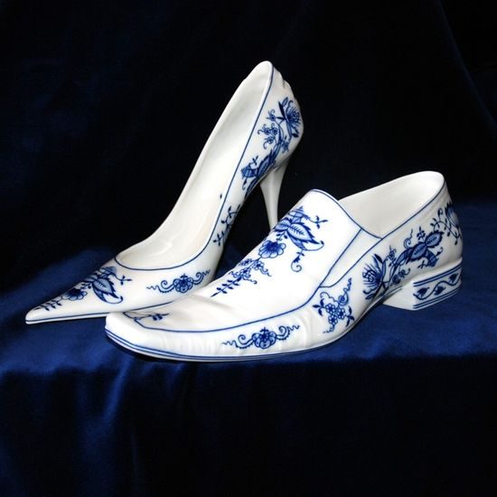 Ladies' porcelain shoe 23 cm, Blue Onion, Leander