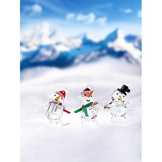 Skleněná figurka Sněhuláka s dárkem, 26 x 32 mm, Křišťálové dárky a dekorace PRECIOSA