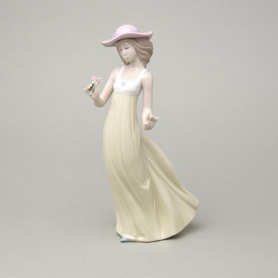 Gentle breeze, 25 x 15 cm, NAO porcelain figures
