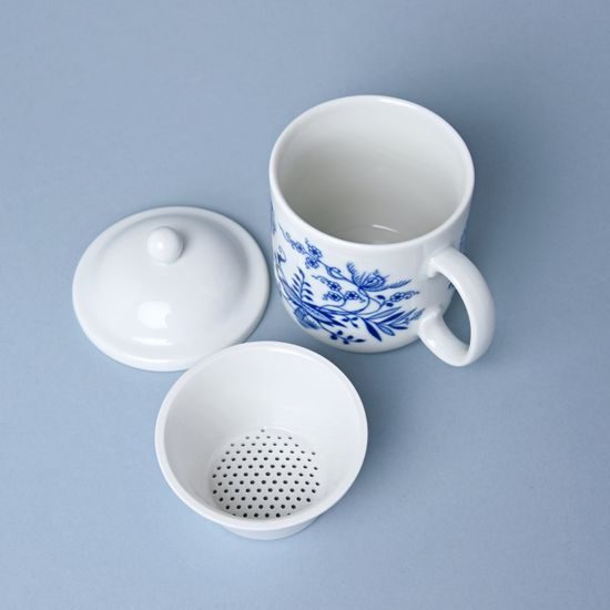 Mug with cap and tea strainer 360 ml, Thun 1794 Carlsbad porcelain, Onion Pattern