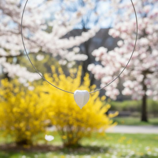 Náhrdelník: Třešnička z porcelánu (Mochyně), Ocelové lanko, Porcelánové šperky Ateliér Mallys