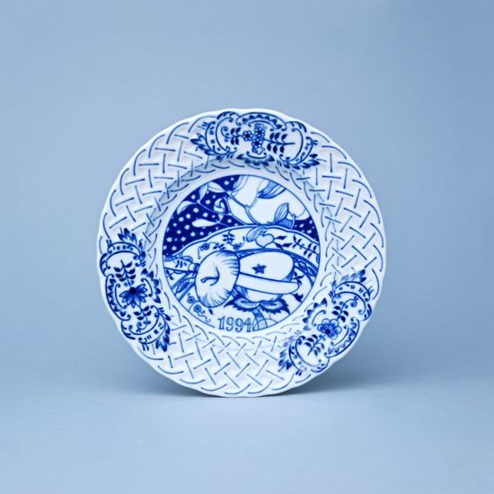 Annual plate 1994 18 cm, relief, Original Blue Onion Pattern