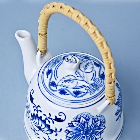 Tea pot M with bast handle and Strainer 0,35 l, Original Blue Onion Pattern