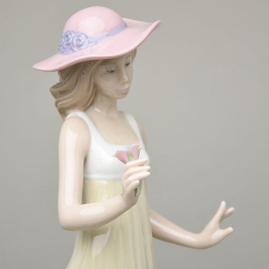 Gentle breeze, 25 x 15 cm, NAO porcelain figures