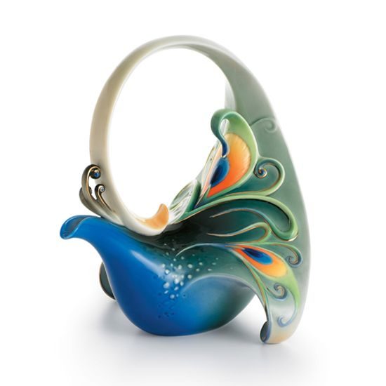 Peacock Splendor design sculptured porcelain teapot 24 cm, FRANZ Porcelain