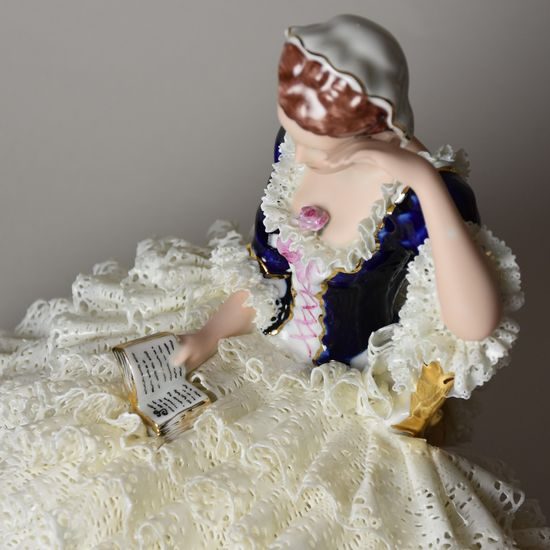 Dáma s krajkovou sukní 16 cm, Porcelánové figurky Duchcov
