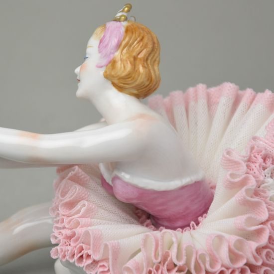 Ballerina with lace 21 x 13 x 12 cm, Kurt Steiner, Porcelain Figures Unterweissbacher