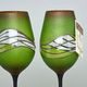 Studio Miracle: Sklenice na víno zeleno-hnědé 2ks, 250 ml, ruční dekorace Vlasta Voborníková