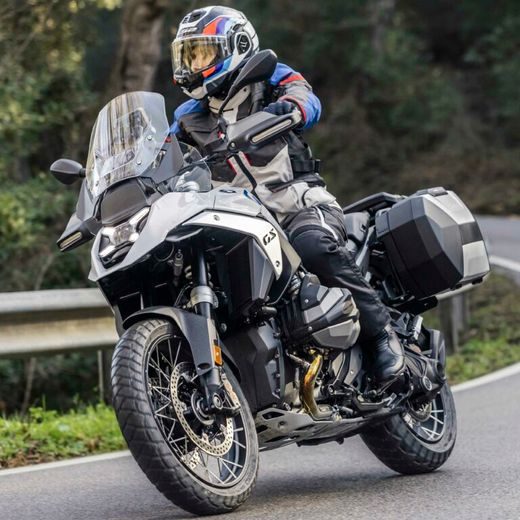 ŠONINĖS DAIKTADĖŽĖS SHAD SH38X D0B38200 (EXPANDABLE CONCEPT)