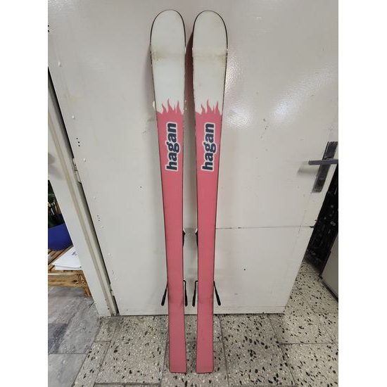 Bazar Skialpové lyže Hagan x-plore tour 155cm s pásy a vázání diamir titanal