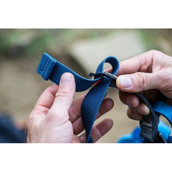 Sedák Petzl Corax dark red