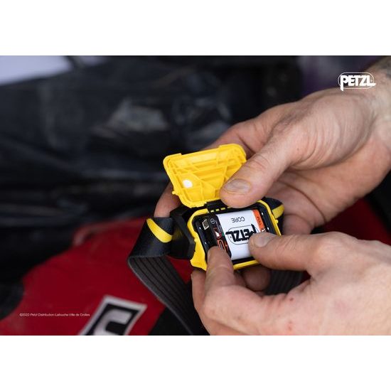 Čelovka Petzl Aria 2 černožlutá