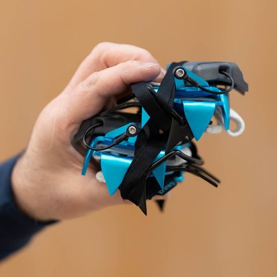 Mačky Blue Ice Harfang 2022 (včetně výměnné špičky)