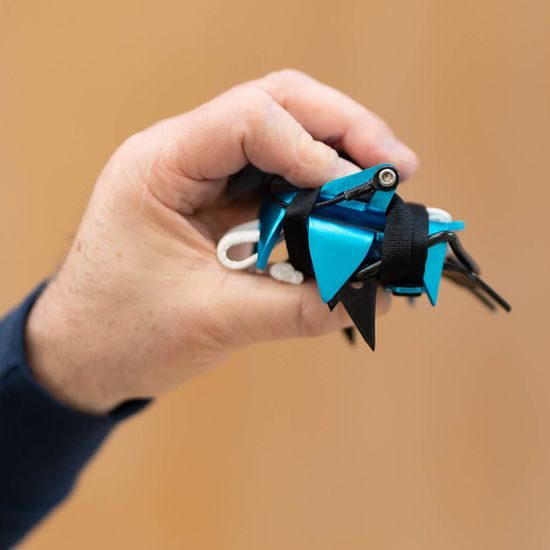 Mačky Blue Ice Harfang 2022 (včetně výměnné špičky)