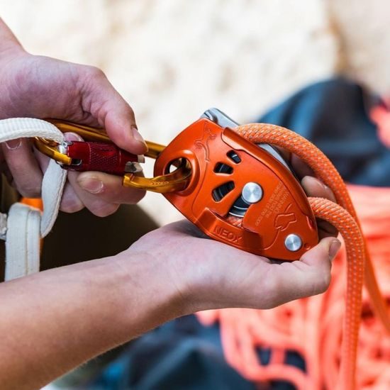 Jistící brzda Petzl Neox orange