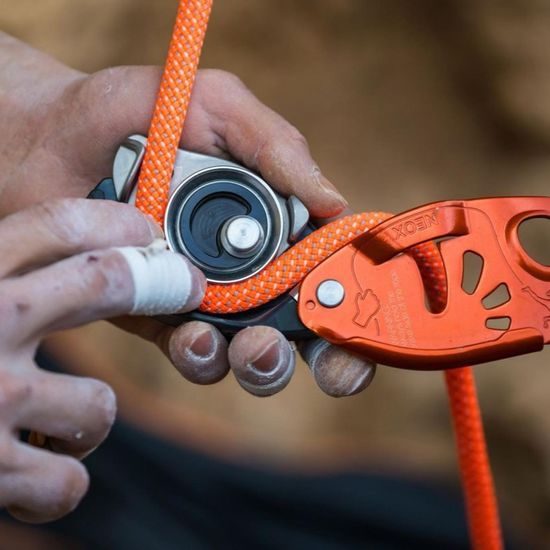 Jistící brzda Petzl Neox orange