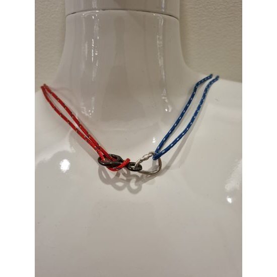 Přívěsek Sampaoli Carabiner & Eight bronze rhodium&ruthenium plated blue&red rope