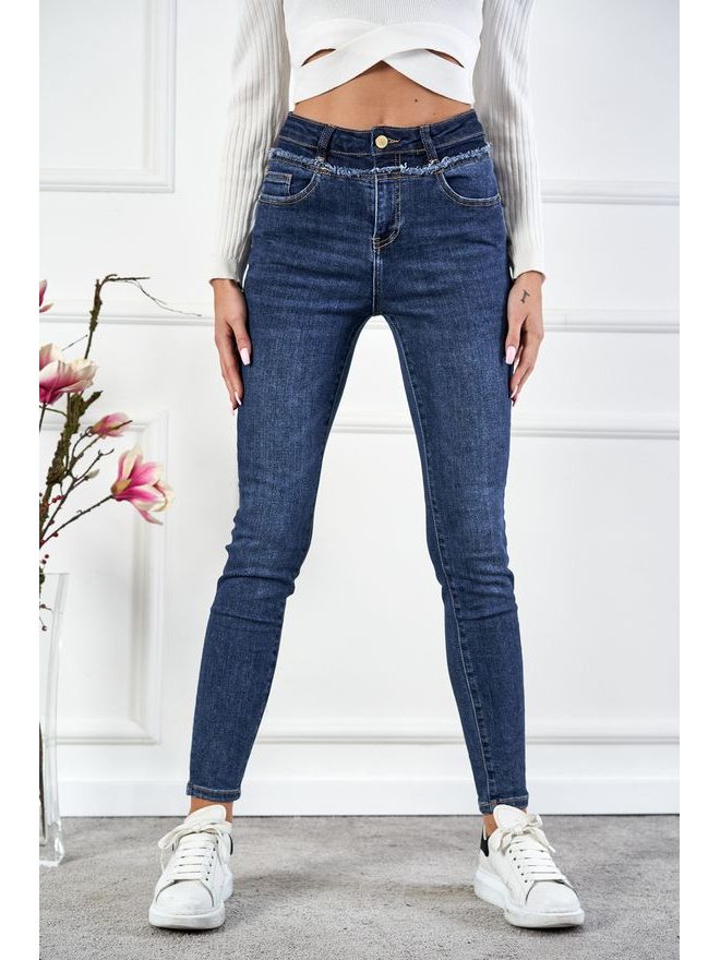 Skinny jeans s přestřiženým pasem