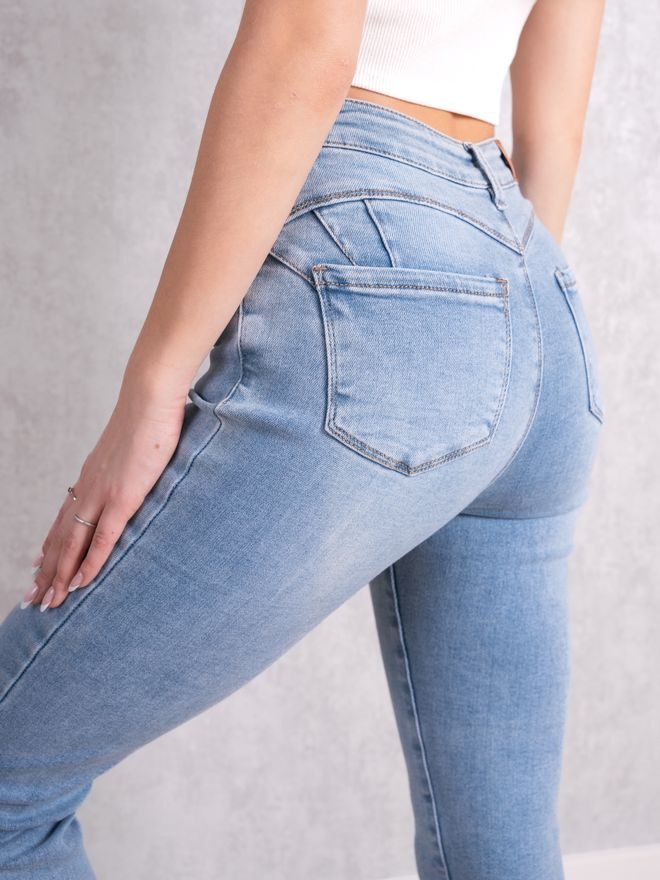 Džíny slim fit