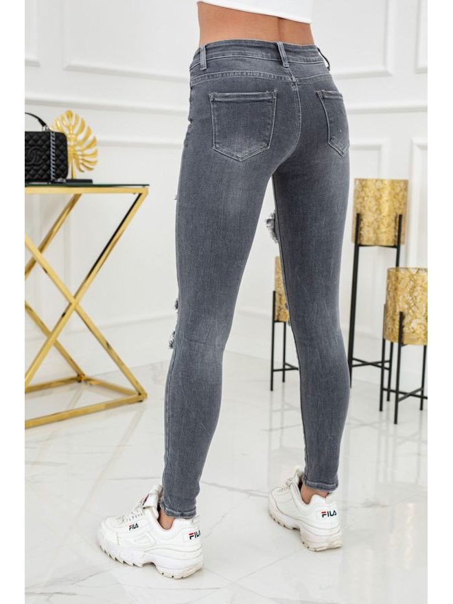 Skinny jeans s děrováním
