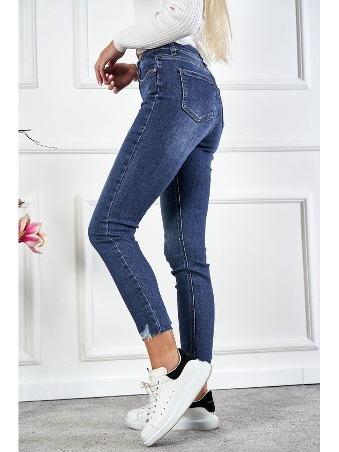 Skinny jeans s jemným trháním