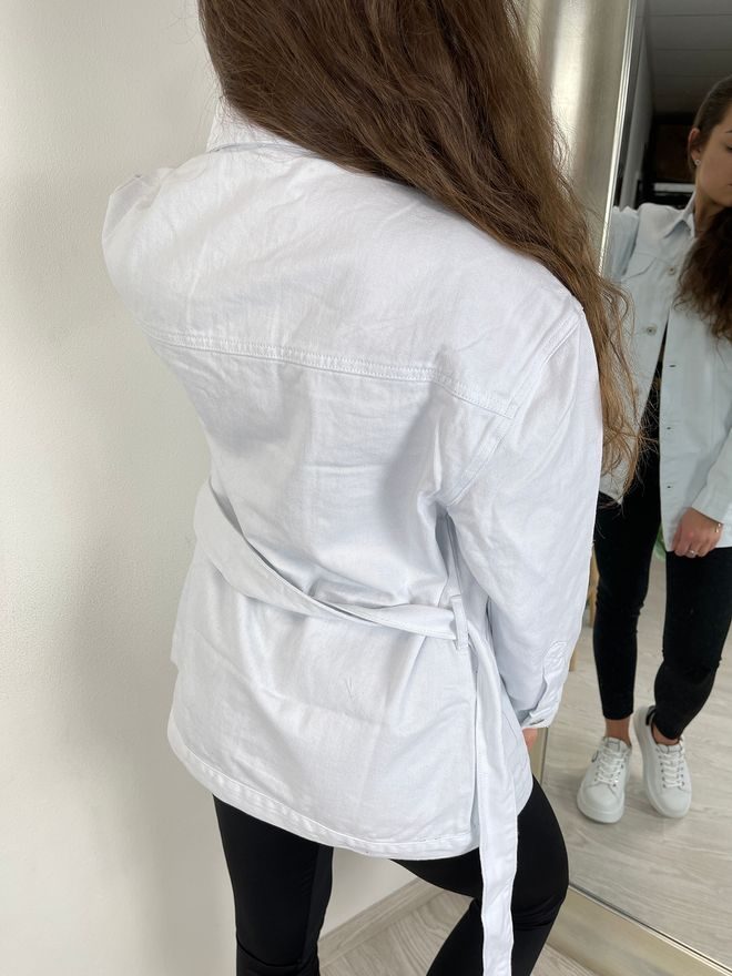 Džínová bunda s páskem