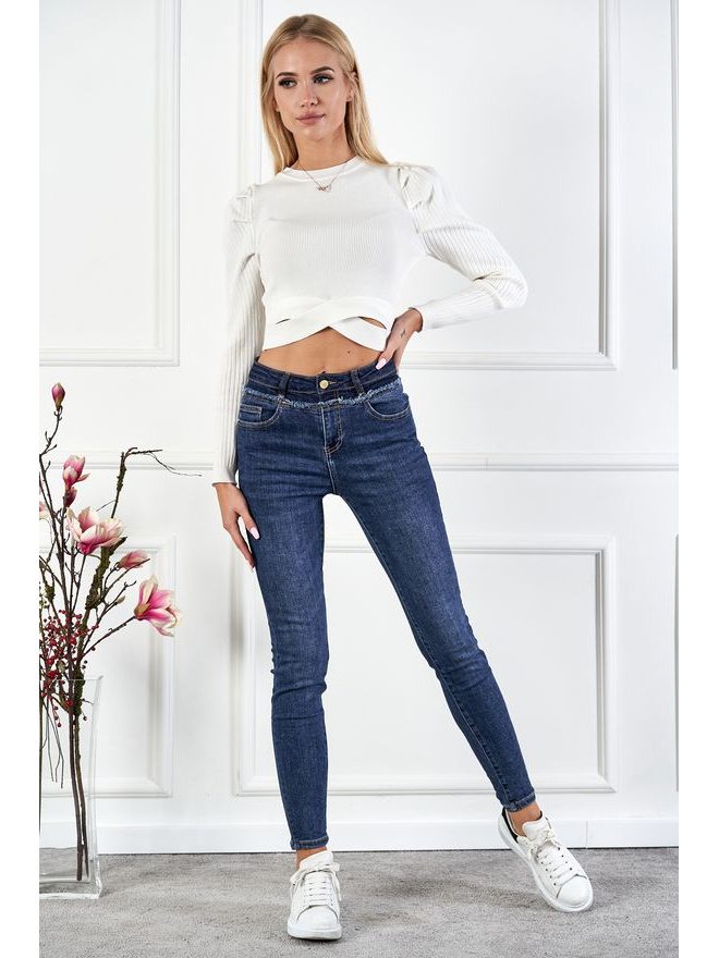 Skinny jeans s přestřiženým pasem