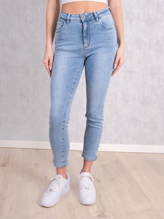 Džíny slim fit