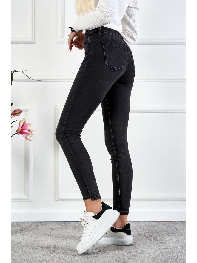 Skinny jeans v černé barvě