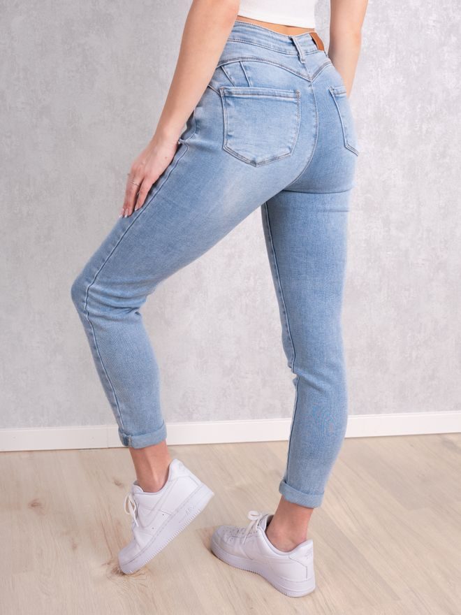 Džíny slim fit