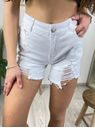 Džínové kraťasy s trháním bílé